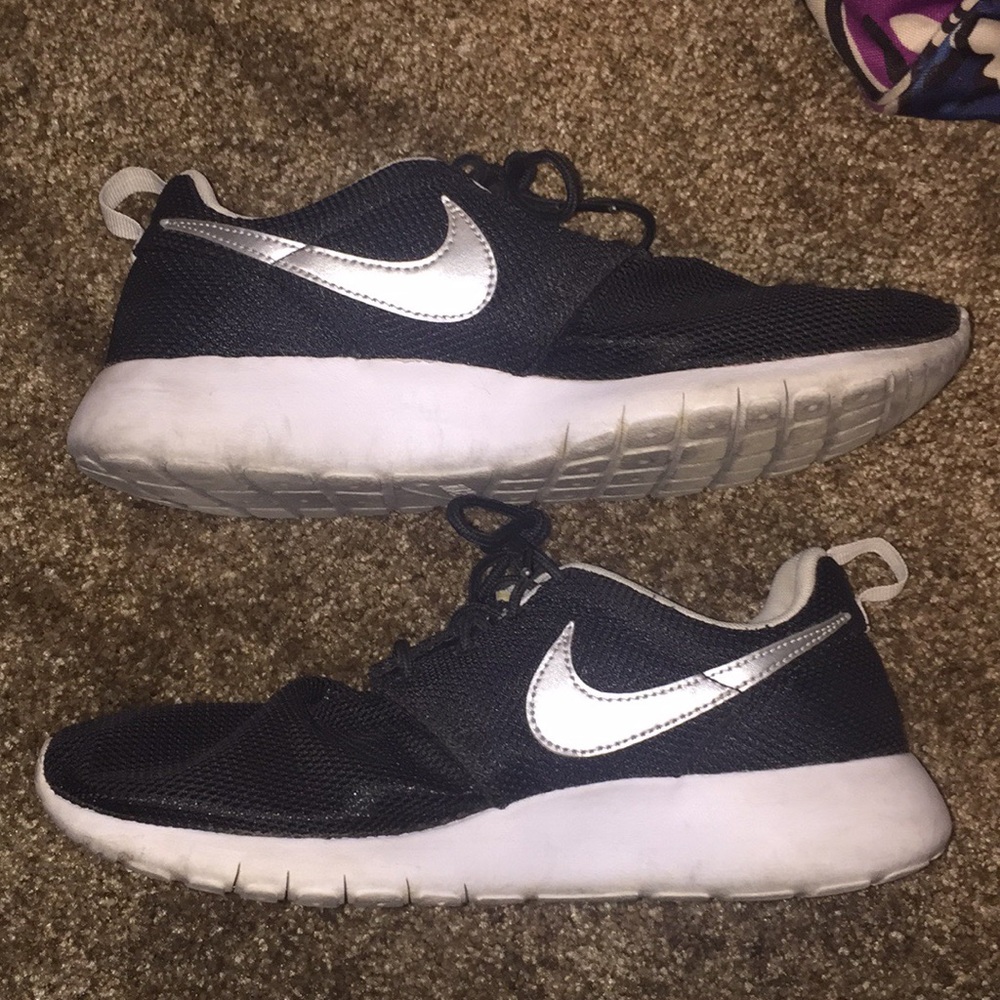 Nike roshes